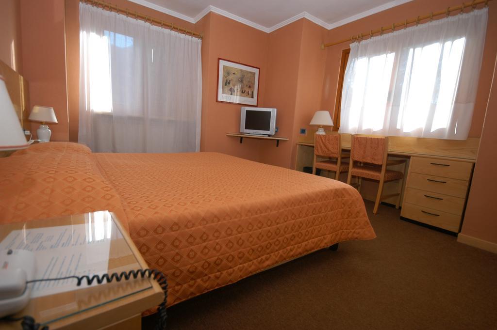 Hotel Des Geneys 4*