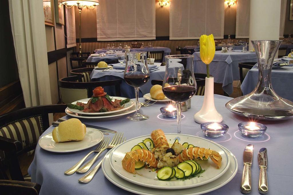 Des Geneys Hotel